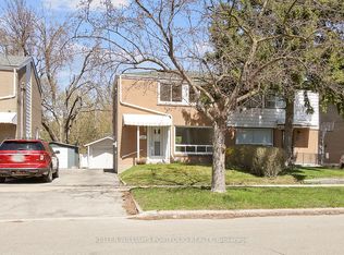 156 Woodfern Dr #4, Toronto, ON M1K 2L5