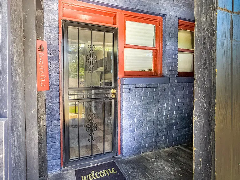 1920 Lamar Ave #1 — Photo 2