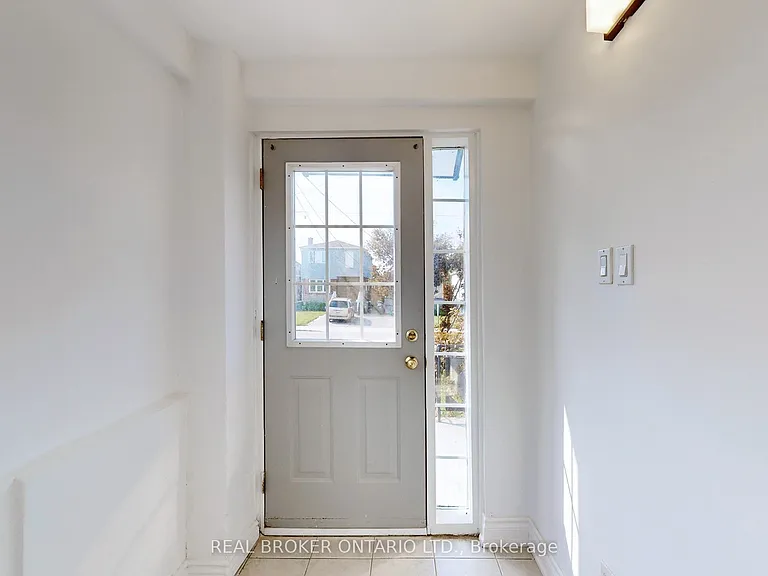 102 Bowie Ave #MAIN — Photo 2