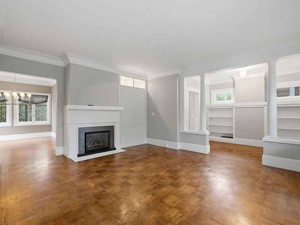 242 32nd Ave