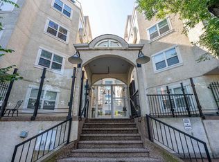 10933 82nd Ave NW #108, Edmonton, AB T6G0S7