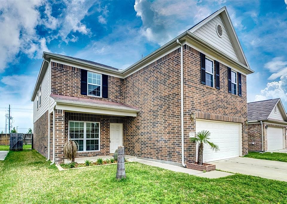 1st image of 14734 Fir Knoll Way
