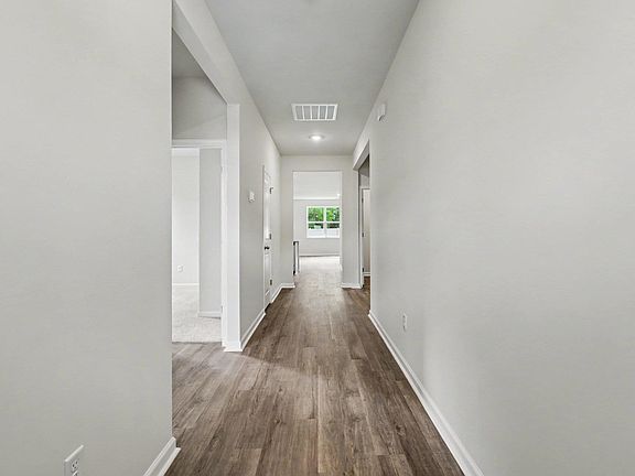 5th image of 286 Ridley St
