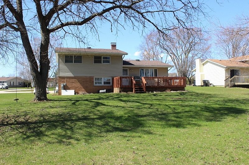 2nd image of 1021 W Windsor Dr