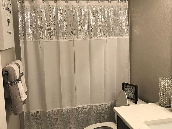 Guest Bathroom (main level)