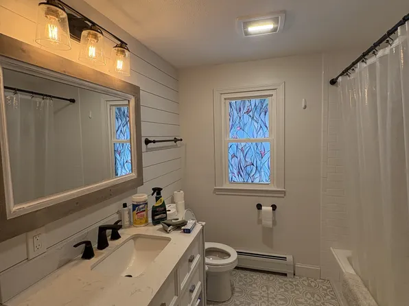 7 Old Farm Rd, Belchertown, MA 01007