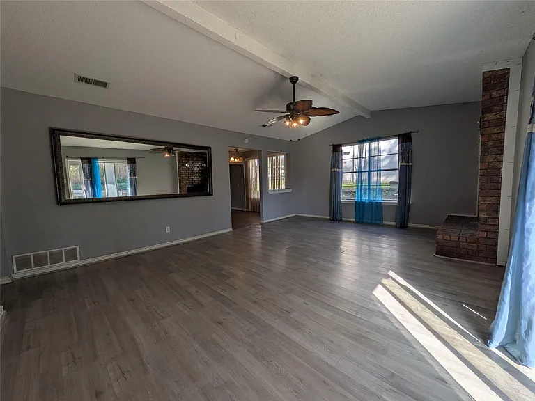 1800 Fernwood Cir — Photo 4