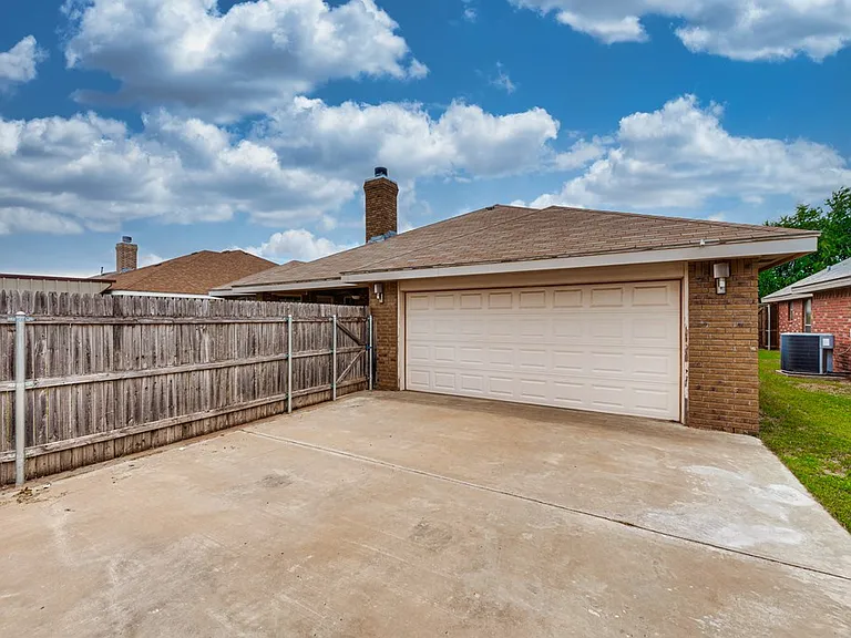 3316 Sagemont Dr — Photo 25