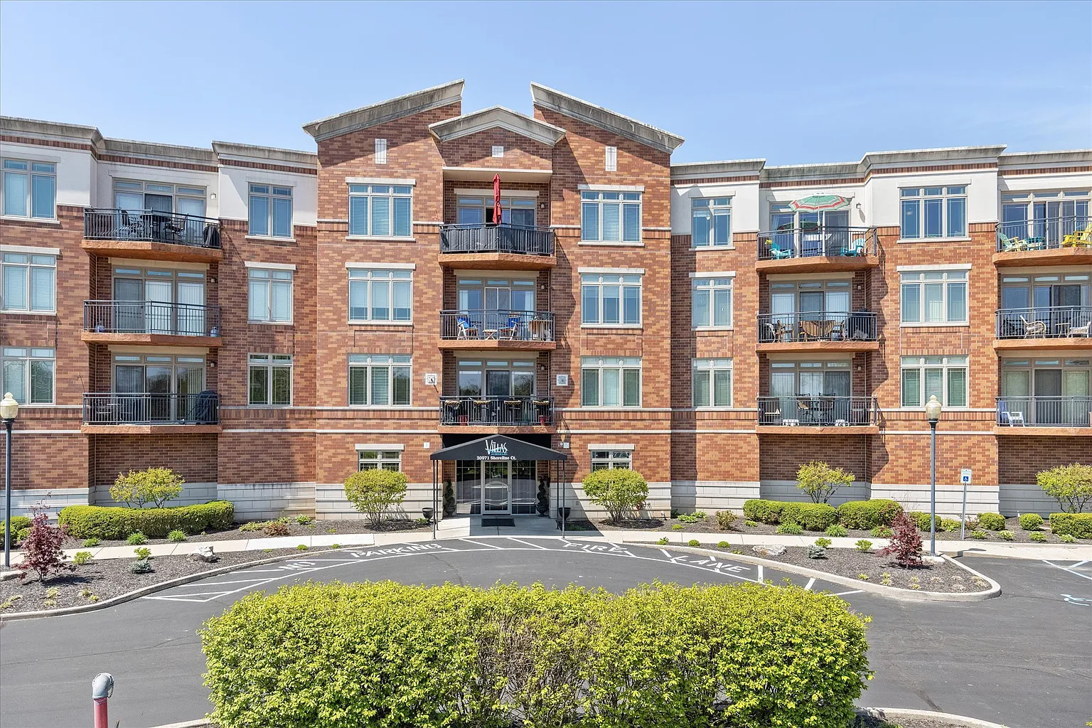 20971 Shoreline Ct APT 415 photo 1