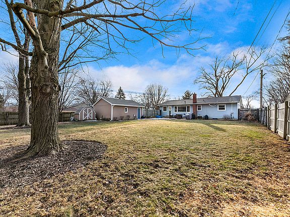 2nd image of 5343 Clover Dr