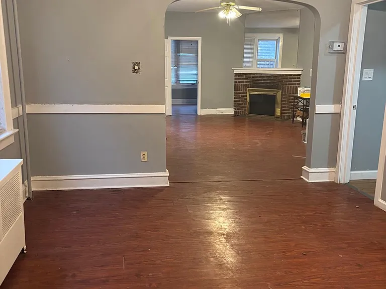 649 W State St — Photo 3