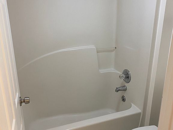 5th image of 1201 Laurel Ave APT 305