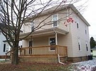 324 Walnut St, Uhrichsville, OH 44683