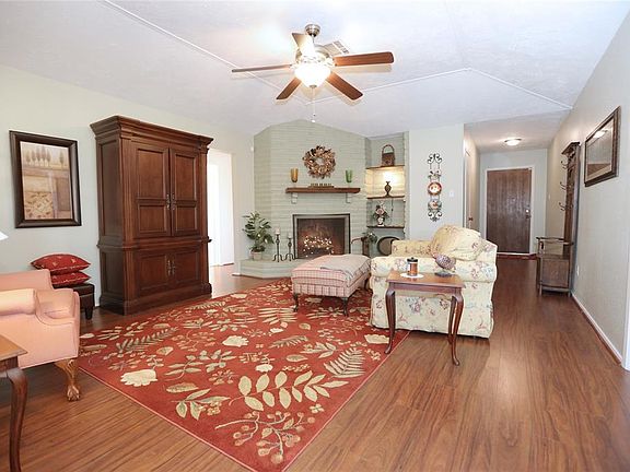 4th image of 10219 Kent Towne Ln