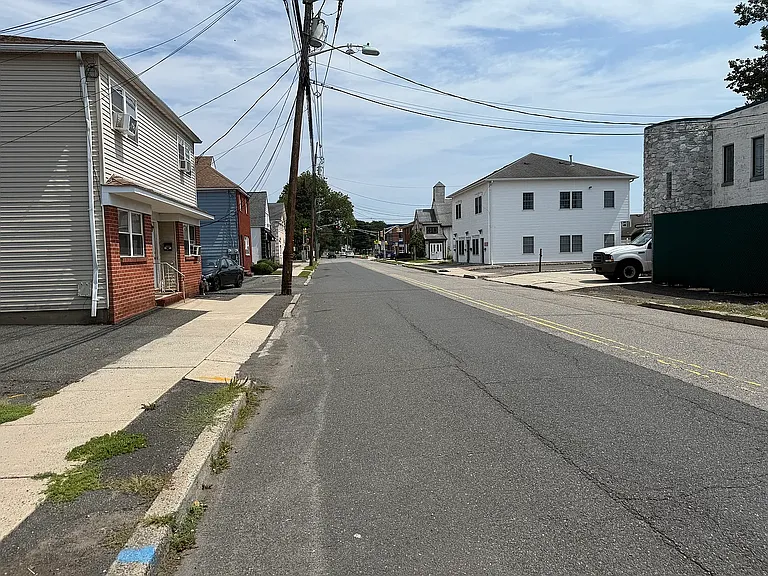 Monroe Ave — Photo 22