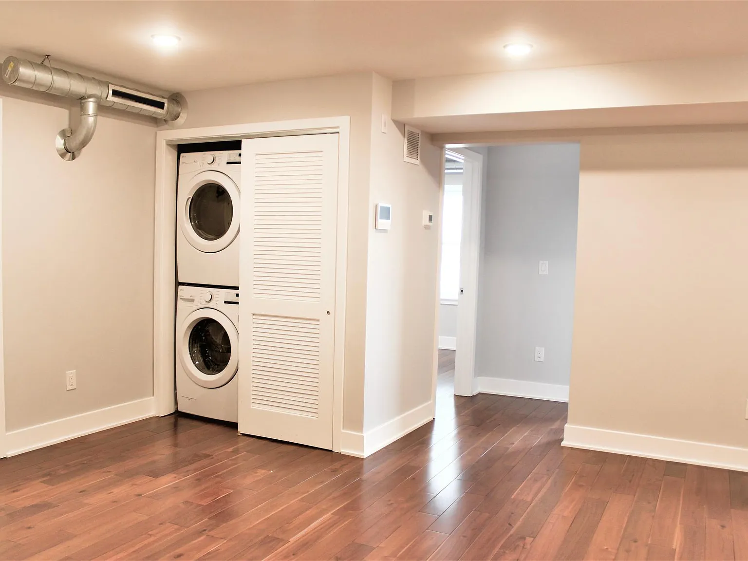 2 bed, 700 sqft, $1,795 — Photo 3