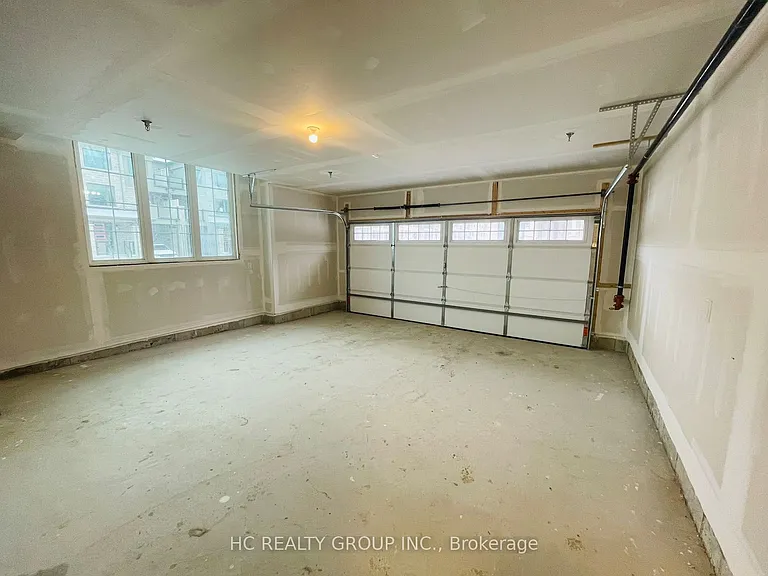 117 Thomas Frisby Jr Cres — Photo 4