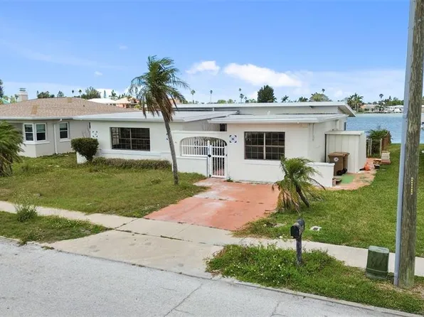 15319 Harbor Dr, Madeira Beach, FL 33708