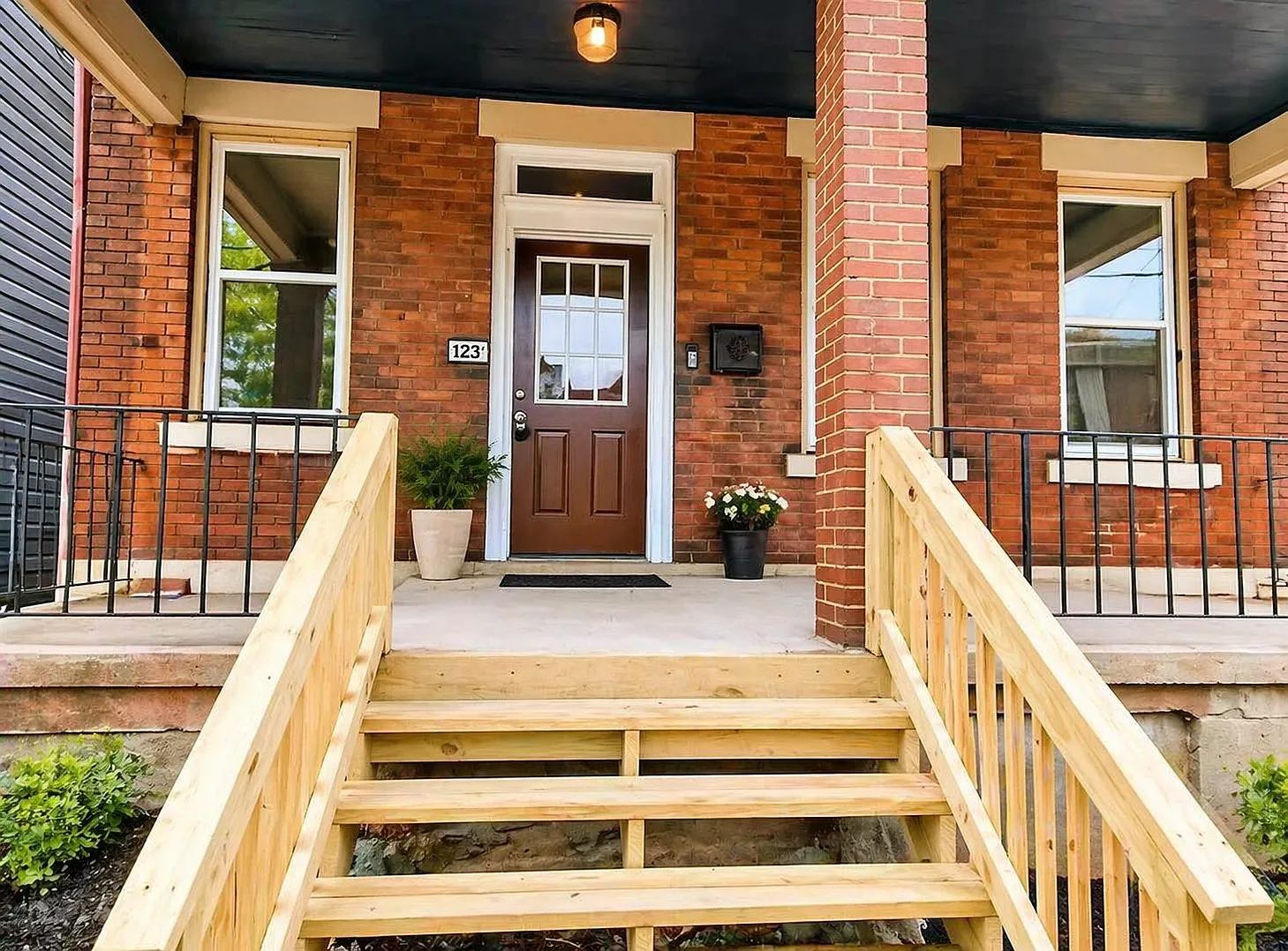 3 bed, 1.5 bath, 1695 sqft, $1,800 — Photo 1