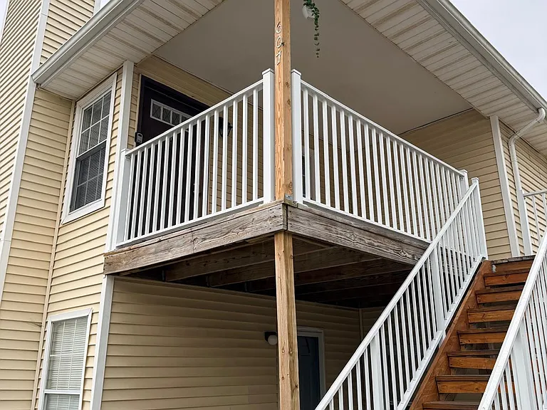 607 Crows Nest Ct — Photo 1