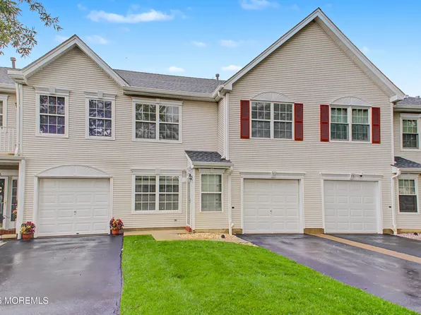77 Picket Pl, Freehold, NJ 07728