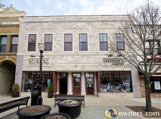 25 S La Grange Rd, La Grange, IL 60525