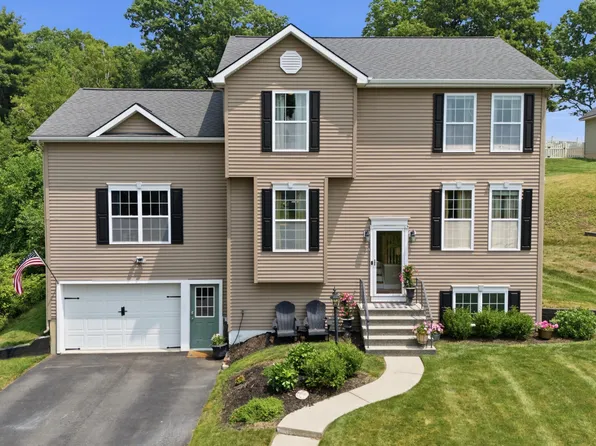 34 Lindsay Drive, Troy, NY 12180