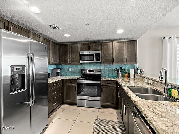 4th image of 3721 S Atlantic Ave #802