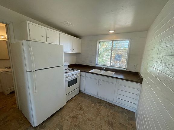 5th image of 2750 N Balboa Ave #6105