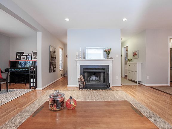 3rd image of 2808 Lee Oaks Pl APT 202