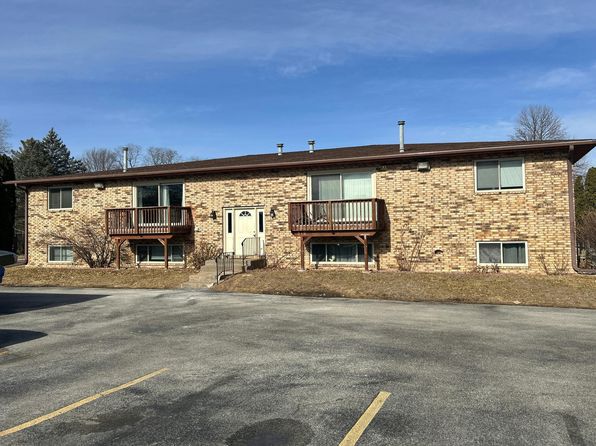 310 30th Avenue Ct APT 5, Moline, IL 61265