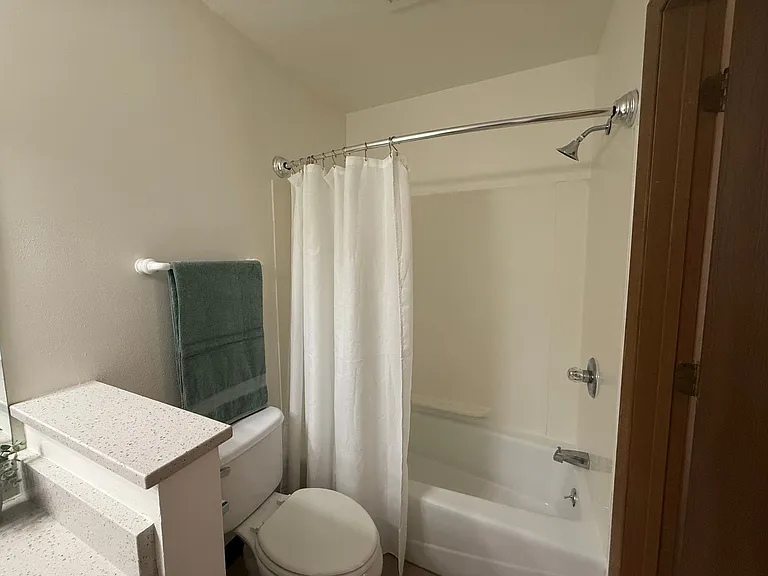 High Point Commons Apartments — Photo 60