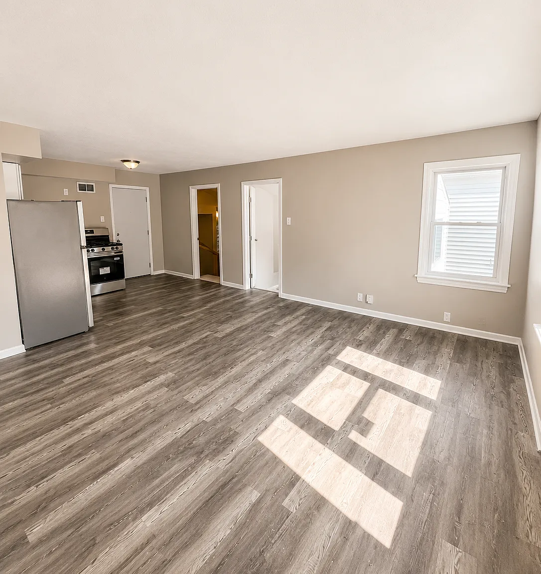 4 bed, 1000 sqft, $1,799 — Photo 3
