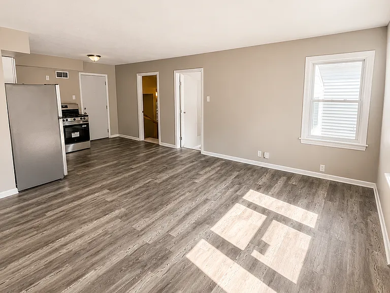 453 Plaza Ave — Photo 3