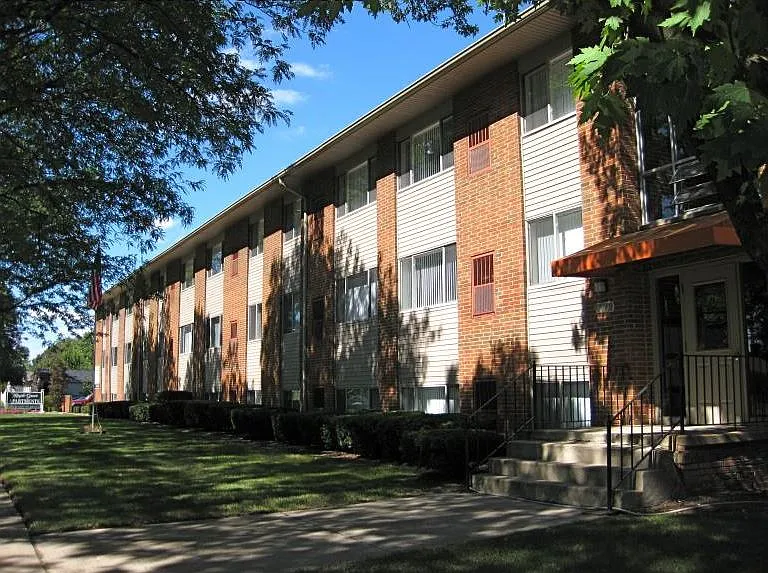 Maple Grove Apartments — Photo 7