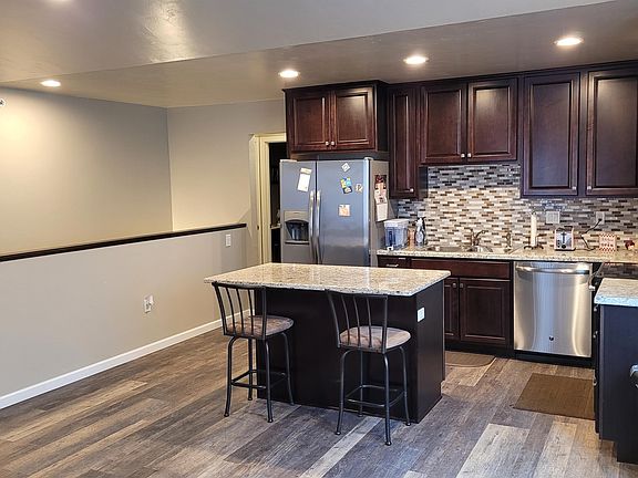 2nd image of 410 W Winneconne Ave #D