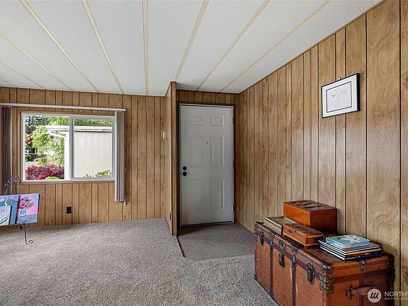 5th image of 920 Maple Lane #6