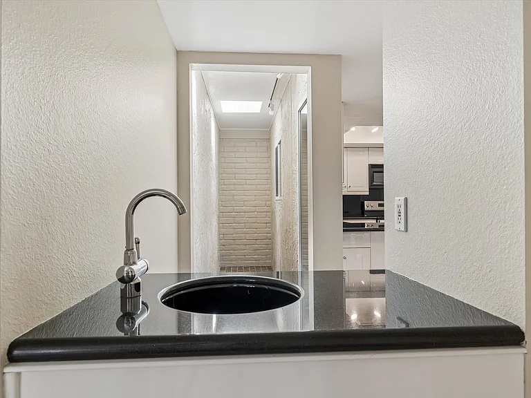 5208 N 78th Way — Photo 13