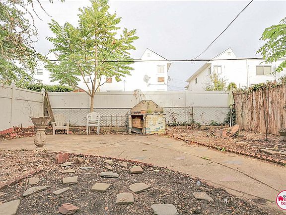 5th image of 14915 82nd St