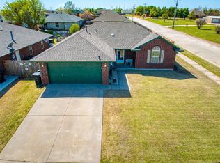 1937 New Haven Ct, Moore, OK 73160