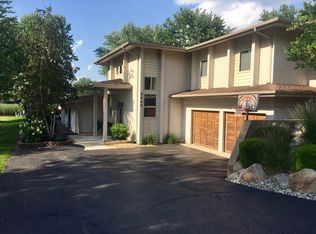 1745 Chapman Lake Dr, Warsaw, IN