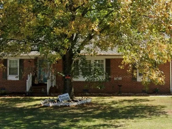 313 Fairview Dr, Franklin, VA 23851