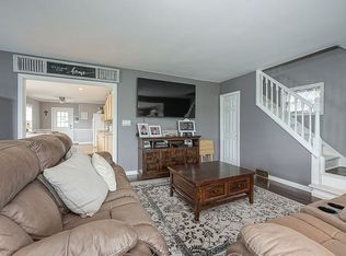 521 S Forklanding Rd, Maple Shade, NJ 08052