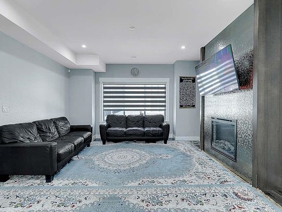4th image of 6971 122nd St #17