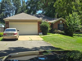 1326 Tijeras Rd, Benton, AR 72019