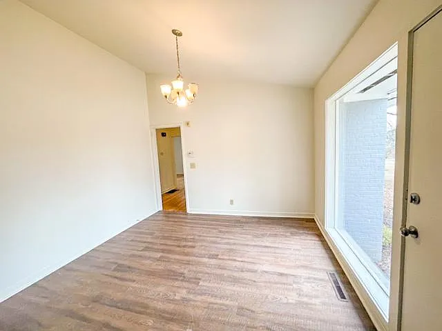 3 bed, 1298 sqft, $1,950 — Photo 3