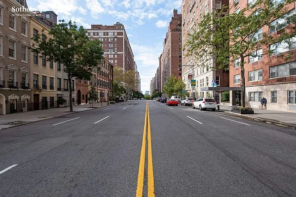 Rented by Sotheby's International Realty | media 16