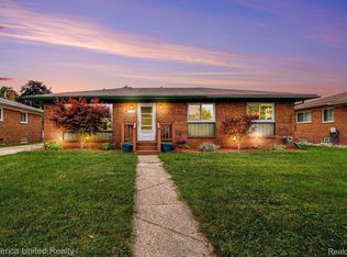 31112 Dorais St, Livonia, MI 48154