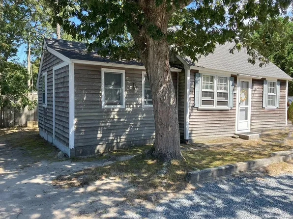 37-37A Beach Hills Rd, Dennis Pt, MA 02639