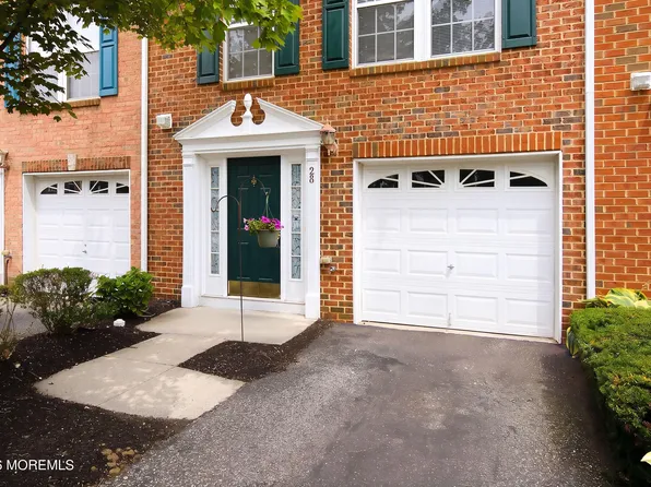 28 Abby Road, Farmingdale, NJ 07727